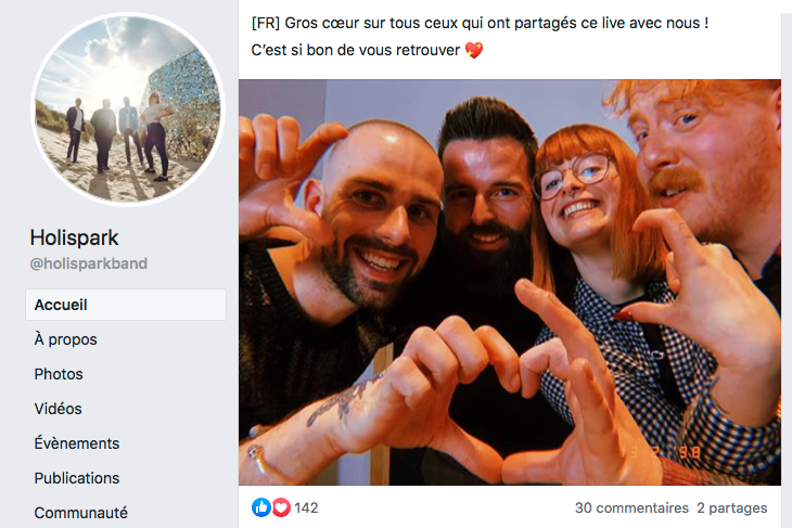 Moment de partage avec les fans après le Live Facebook