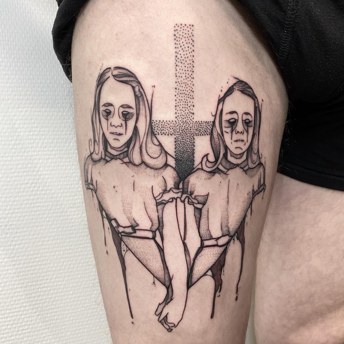 Alain/DotNine, artiste tatoueur de Bethune - tatouage evil twins