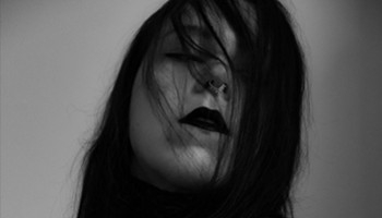 Portrait de tatoueuse : L'encre de Mizu